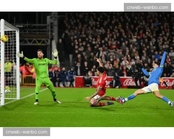 速报:水晶宫0-0莱斯特城,客队门将做出六次扑救力保球门不失 速报:水晶宫0-0莱斯特城,客队门将做出六次扑救力保球门不失